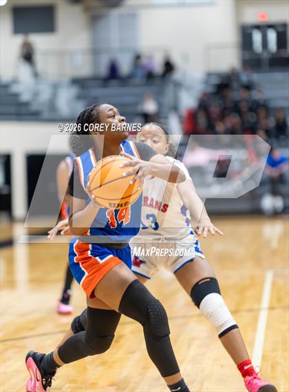 Thumbnail 1 in Central vs. Veterans (HoCo Bear Brawl) photogallery.