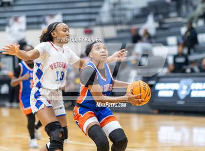 Thumbnail 3 in Central vs. Veterans (HoCo Bear Brawl) photogallery.