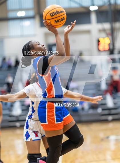 Thumbnail 2 in Central vs. Veterans (HoCo Bear Brawl) photogallery.