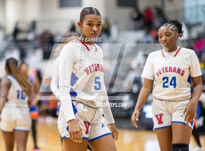 Thumbnail 2 in Central vs. Veterans (HoCo Bear Brawl) photogallery.