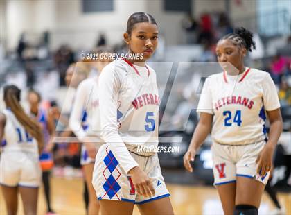 Thumbnail 3 in Central vs. Veterans (HoCo Bear Brawl) photogallery.