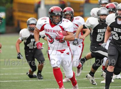 Thumbnail 2 in Union vs. Foothill (CBA Football Classic) photogallery.