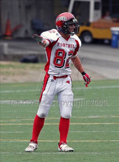 Thumbnail 1 in Union vs. Foothill (CBA Football Classic) photogallery.