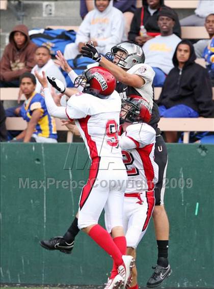 Thumbnail 3 in Union vs. Foothill (CBA Football Classic) photogallery.