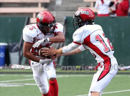 Thumbnail 1 in Union vs. Foothill (CBA Football Classic) photogallery.