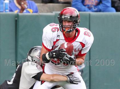 Thumbnail 2 in Union vs. Foothill (CBA Football Classic) photogallery.