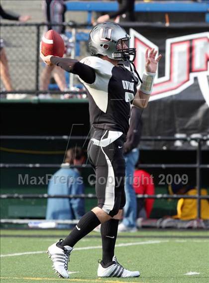 Thumbnail 2 in Union vs. Foothill (CBA Football Classic) photogallery.
