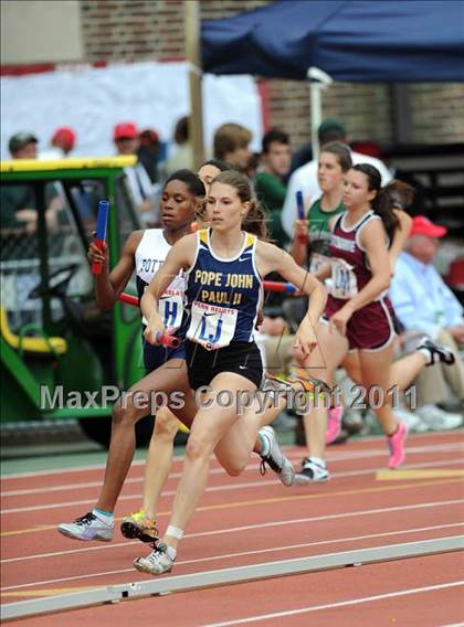 Thumbnail 2 in 117th Penn Relays (Girls 4x400m Suburban A) photogallery.