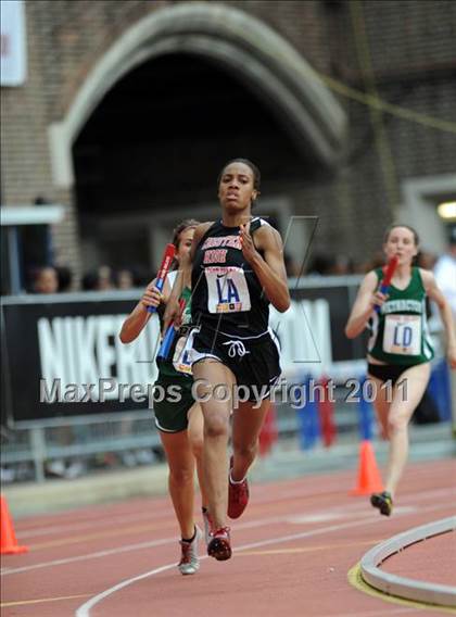 Thumbnail 1 in 117th Penn Relays (Girls 4x400m Suburban A) photogallery.