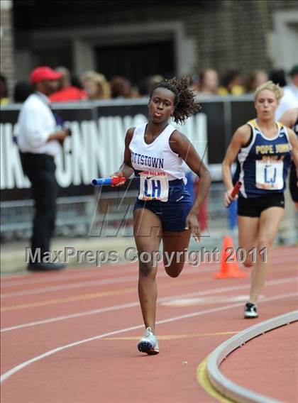Thumbnail 1 in 117th Penn Relays (Girls 4x400m Suburban A) photogallery.