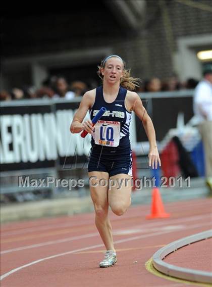 Thumbnail 1 in 117th Penn Relays (Girls 4x400m Suburban A) photogallery.