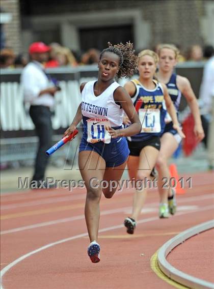 Thumbnail 2 in 117th Penn Relays (Girls 4x400m Suburban A) photogallery.