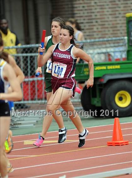 Thumbnail 3 in 117th Penn Relays (Girls 4x400m Suburban A) photogallery.