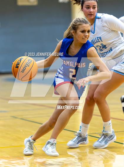 Thumbnail 3 in Valley Christian vs. Tamalpais photogallery.