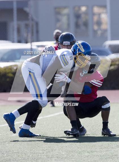 Thumbnail 2 in Pinole Valley @ Salesian College Preparatory photogallery.