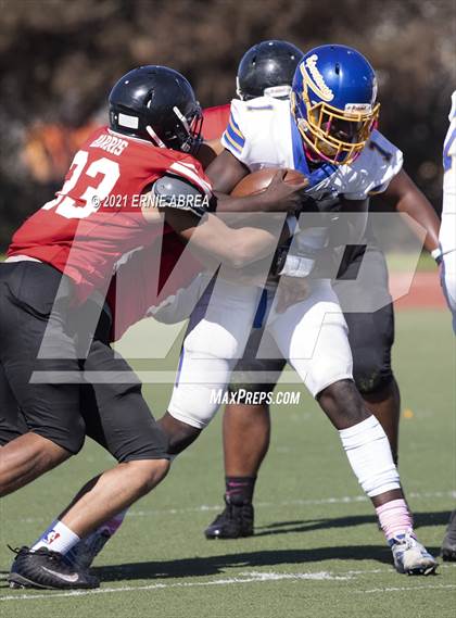 Thumbnail 1 in Pinole Valley @ Salesian College Preparatory photogallery.