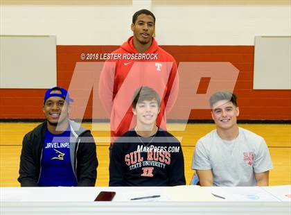 Thumbnail 3 in Taft [William H.] (National Signing Day Ceremony) photogallery.
