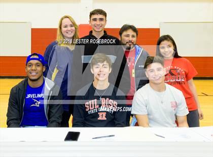 Thumbnail 1 in Taft [William H.] (National Signing Day Ceremony) photogallery.