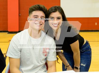 Thumbnail 1 in Taft [William H.] (National Signing Day Ceremony) photogallery.
