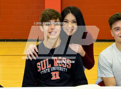 Thumbnail 2 in Taft [William H.] (National Signing Day Ceremony) photogallery.