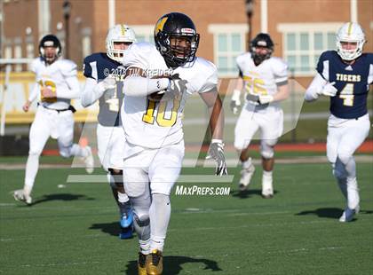 Thumbnail 1 in Hollidaysburg vs. Archbishop Wood (PIAA 5A Quarterfinal) photogallery.