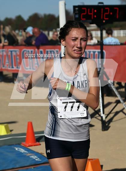 Thumbnail 1 in NCHSAA 2A Championship photogallery.