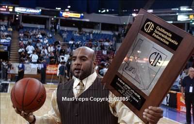 Thumbnail 2 in Canyon Springs vs. Oakland Tech (State D1 Final)#3 photogallery.