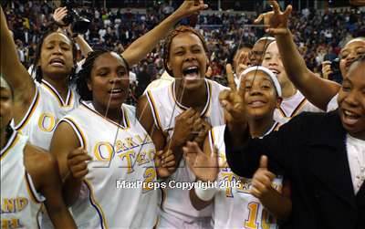 Thumbnail 3 in Canyon Springs vs. Oakland Tech (State D1 Final)#3 photogallery.