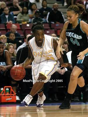 Thumbnail 3 in Canyon Springs vs. Oakland Tech (State D1 Final)#3 photogallery.