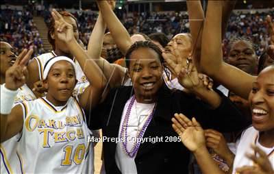 Thumbnail 2 in Canyon Springs vs. Oakland Tech (State D1 Final)#3 photogallery.