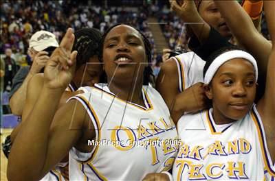 Thumbnail 1 in Canyon Springs vs. Oakland Tech (State D1 Final)#3 photogallery.