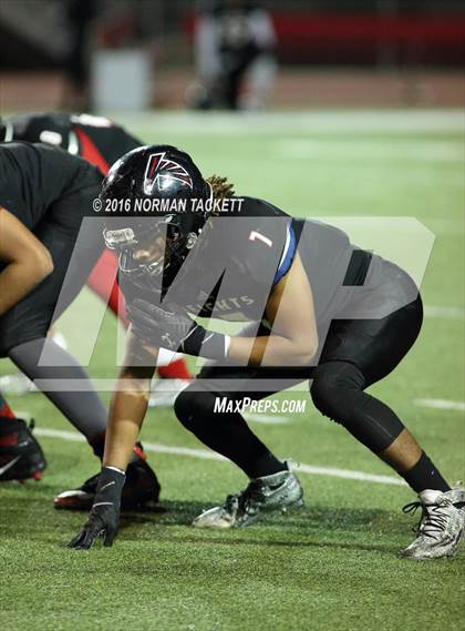 Thumbnail 2 in Goddard vs. Heights (KSHSAA 5A Playoff) photogallery.