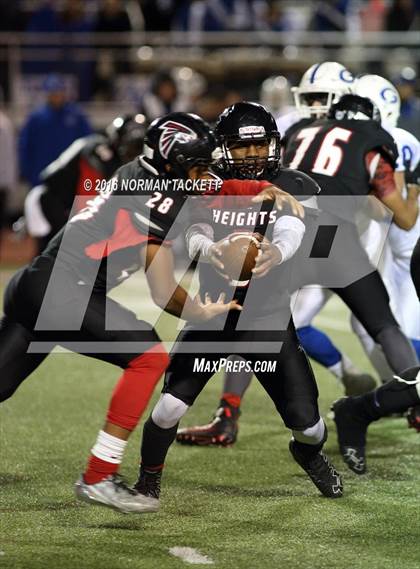 Thumbnail 1 in Goddard vs. Heights (KSHSAA 5A Playoff) photogallery.