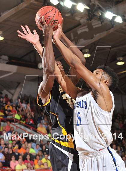 Thumbnail 3 in Apex vs. Lake Norman (NCHSAA 4A Final) photogallery.