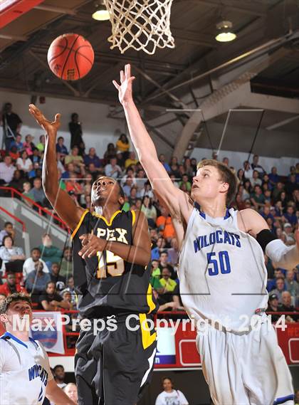 Thumbnail 2 in Apex vs. Lake Norman (NCHSAA 4A Final) photogallery.