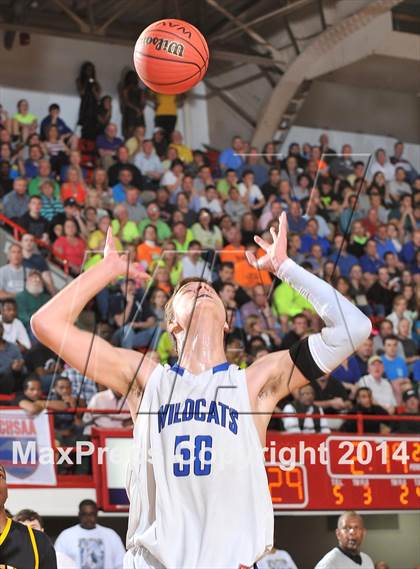 Thumbnail 1 in Apex vs. Lake Norman (NCHSAA 4A Final) photogallery.