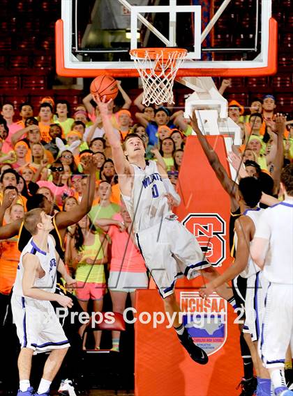 Thumbnail 2 in Apex vs. Lake Norman (NCHSAA 4A Final) photogallery.