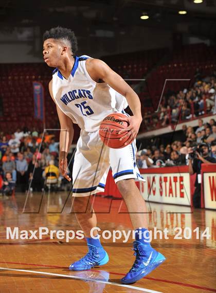 Thumbnail 1 in Apex vs. Lake Norman (NCHSAA 4A Final) photogallery.
