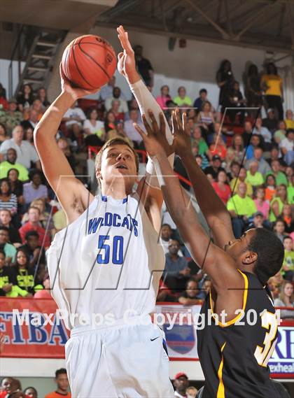 Thumbnail 2 in Apex vs. Lake Norman (NCHSAA 4A Final) photogallery.
