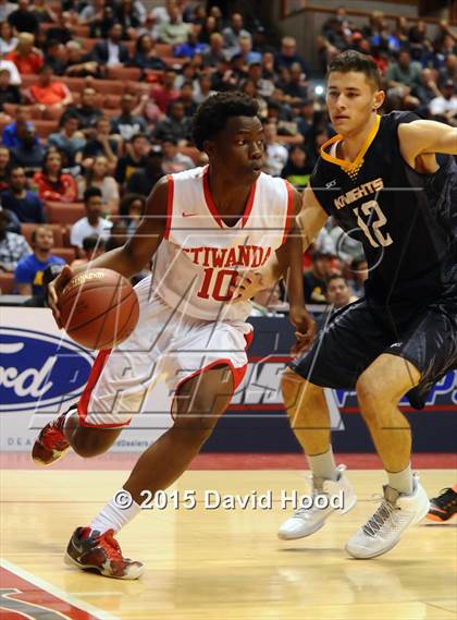 Thumbnail 3 in Bishop Montgomery vs. Etiwanda (CIF SS Open Division Final) photogallery.