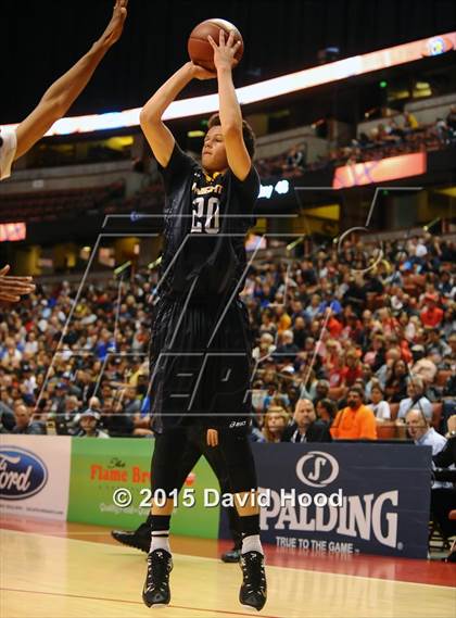 Thumbnail 2 in Bishop Montgomery vs. Etiwanda (CIF SS Open Division Final) photogallery.