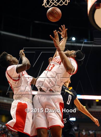 Thumbnail 1 in Bishop Montgomery vs. Etiwanda (CIF SS Open Division Final) photogallery.