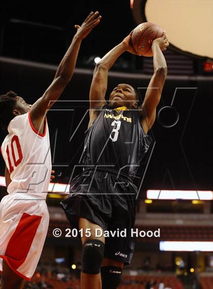 Thumbnail 1 in Bishop Montgomery vs. Etiwanda (CIF SS Open Division Final) photogallery.