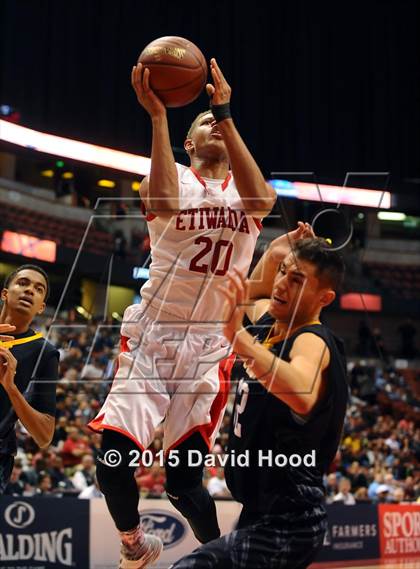 Thumbnail 1 in Bishop Montgomery vs. Etiwanda (CIF SS Open Division Final) photogallery.