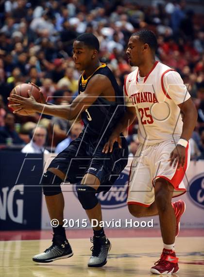Thumbnail 3 in Bishop Montgomery vs. Etiwanda (CIF SS Open Division Final) photogallery.