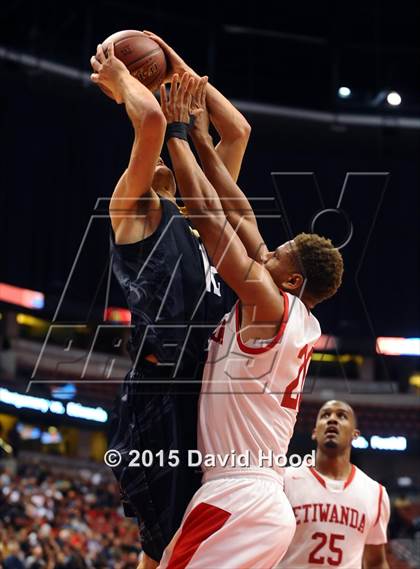 Thumbnail 2 in Bishop Montgomery vs. Etiwanda (CIF SS Open Division Final) photogallery.