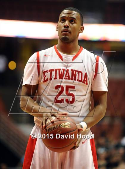 Thumbnail 1 in Bishop Montgomery vs. Etiwanda (CIF SS Open Division Final) photogallery.