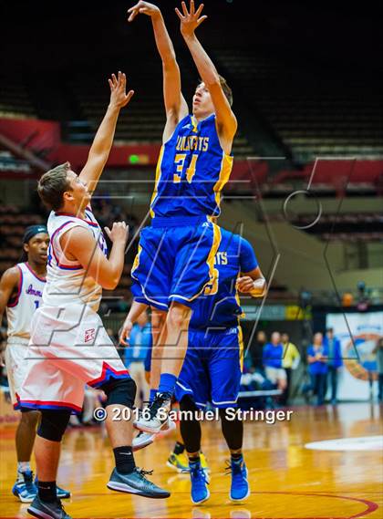 Thumbnail 3 in Immanuel vs. Taft (CIF CS D4 Final) photogallery.