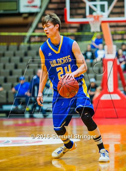 Thumbnail 3 in Immanuel vs. Taft (CIF CS D4 Final) photogallery.