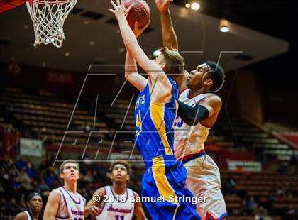 Thumbnail 2 in Immanuel vs. Taft (CIF CS D4 Final) photogallery.